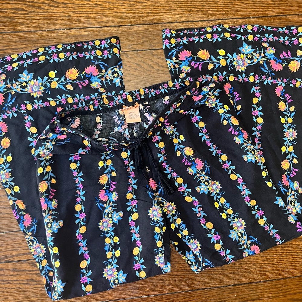 Floral Pants - Picture 6 of 6